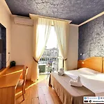 Deluxe Central Station Bed & Breakfast Napels