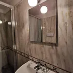 Bed & Breakfast Deluxe Central Station