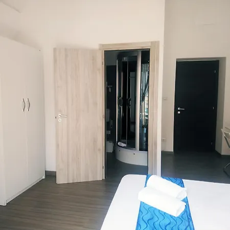 Bed & Breakfast Deluxe Central Station