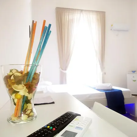 Deluxe Central Station Bed & Breakfast *