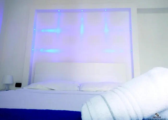 Deluxe Central Station Bed & Breakfast