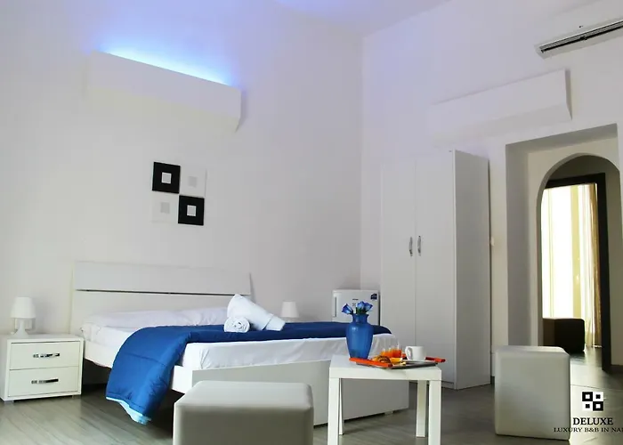 Deluxe Central Station Neapel