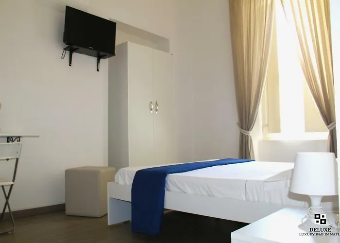 Deluxe Central Station Neapel