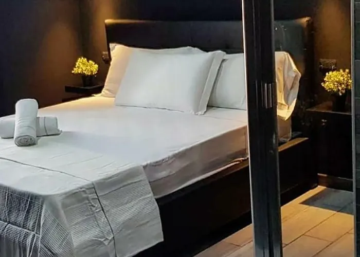 Deluxe Central Station Neapel