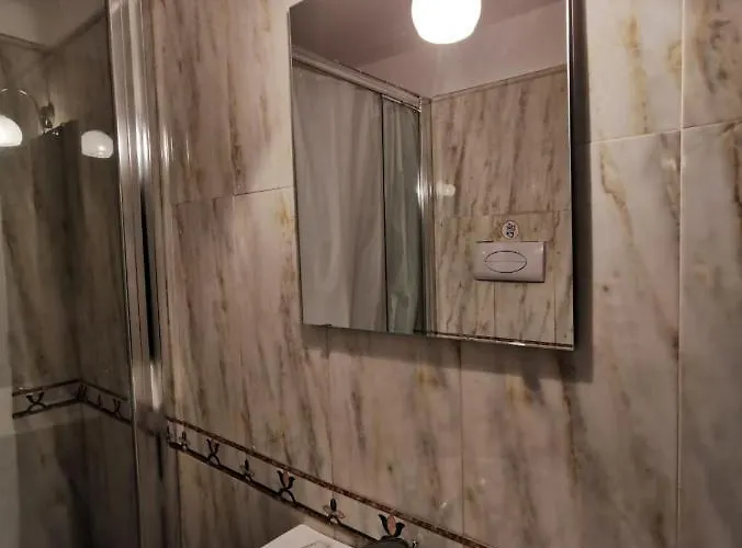 Bed & Breakfast Deluxe Central Station